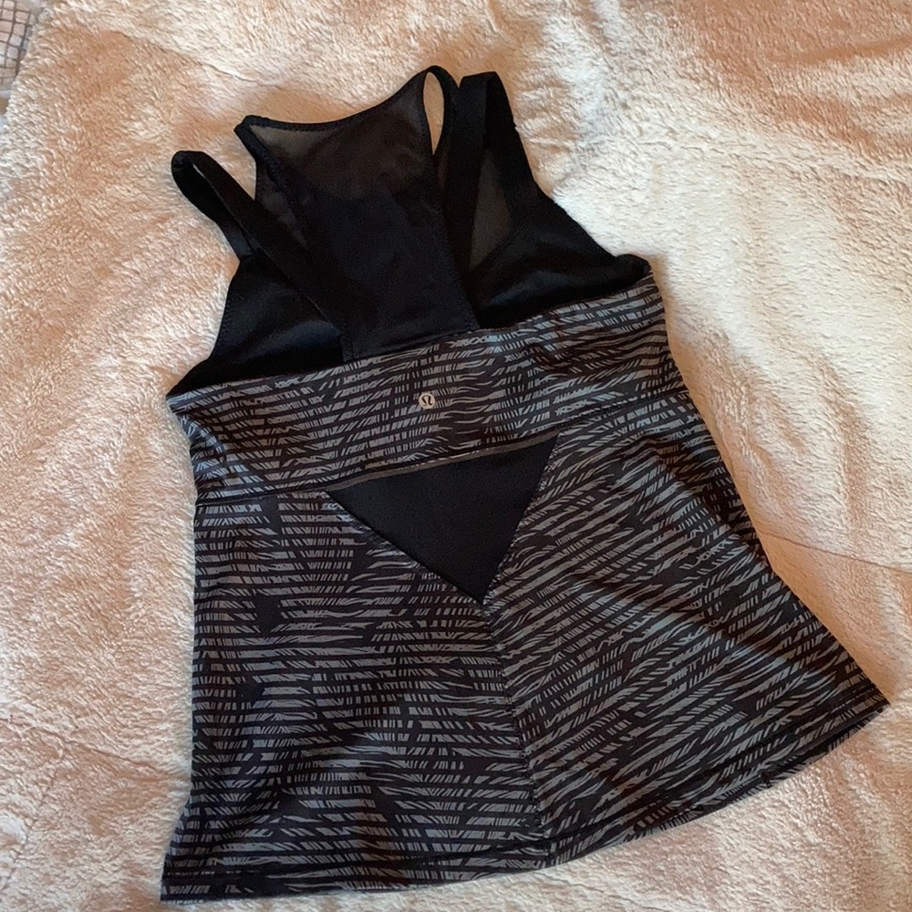 Lululemon top